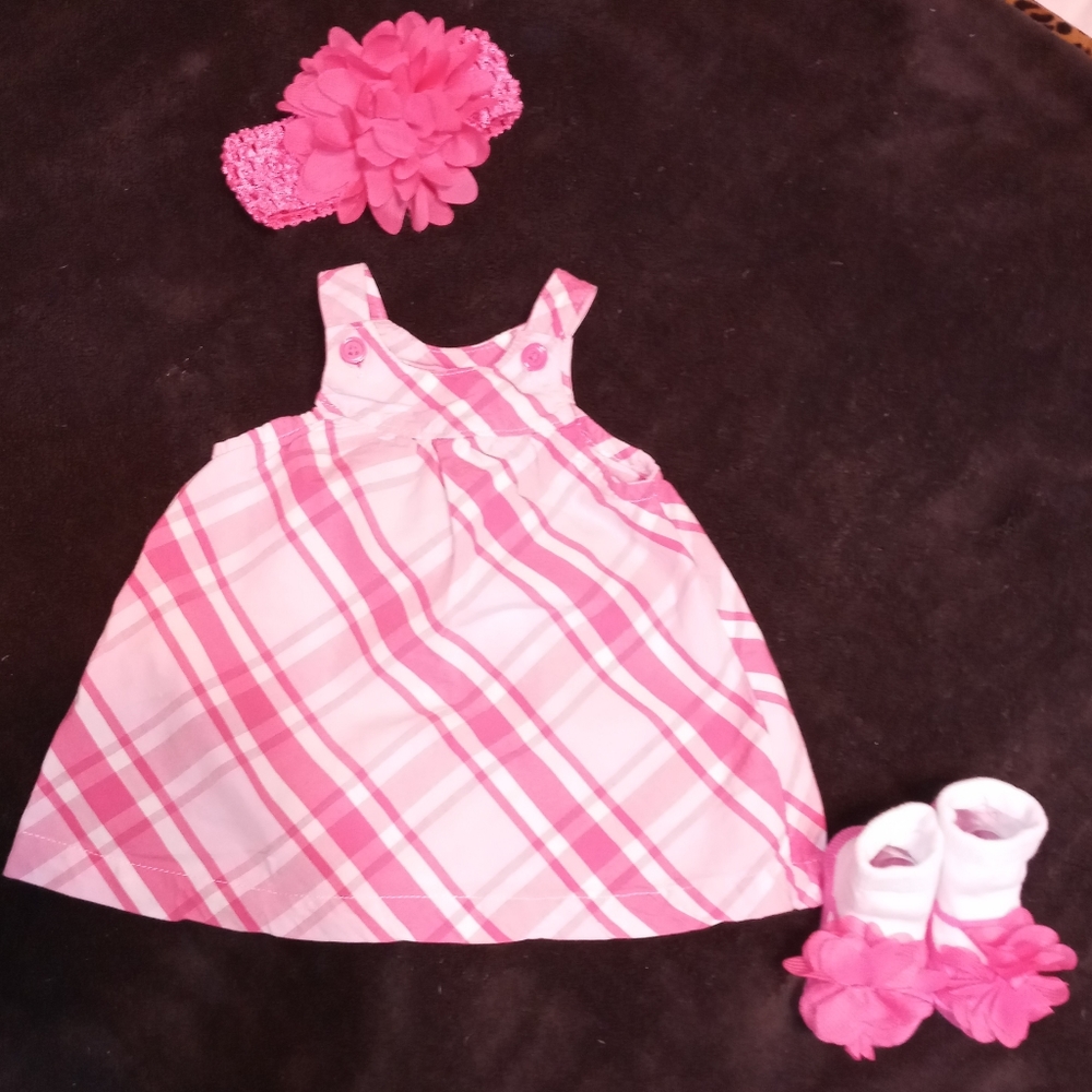 Cute pink newborn baby outfit